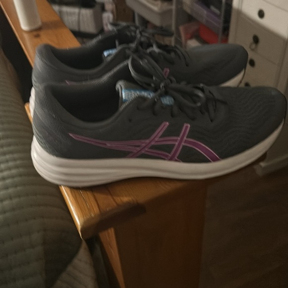 ASICS Women's Patriot 12 Running Shoes - Picture 6 of 8